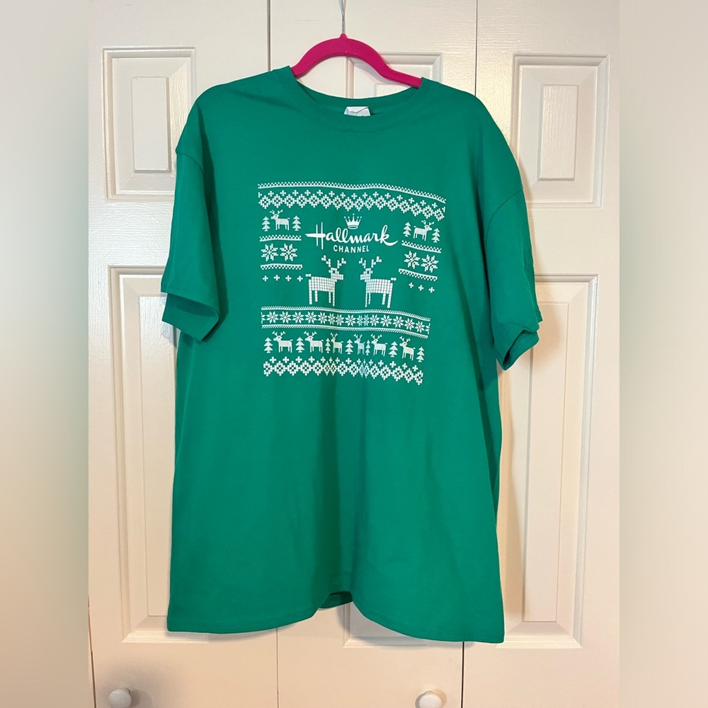 Hallmark Channel Green Christmas‎ Festive Tshirt Size XL